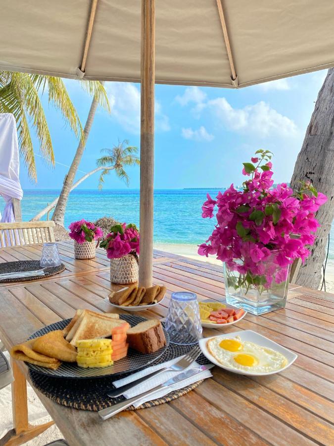 Met House Hotel Thulusdhoo Exterior photo