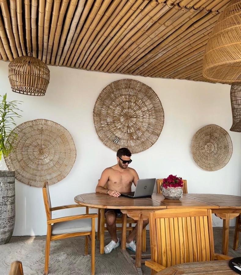 Met House Hotel Thulusdhoo Exterior photo