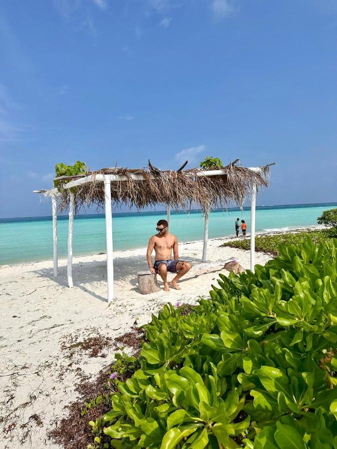 Met House Hotel Thulusdhoo Exterior photo