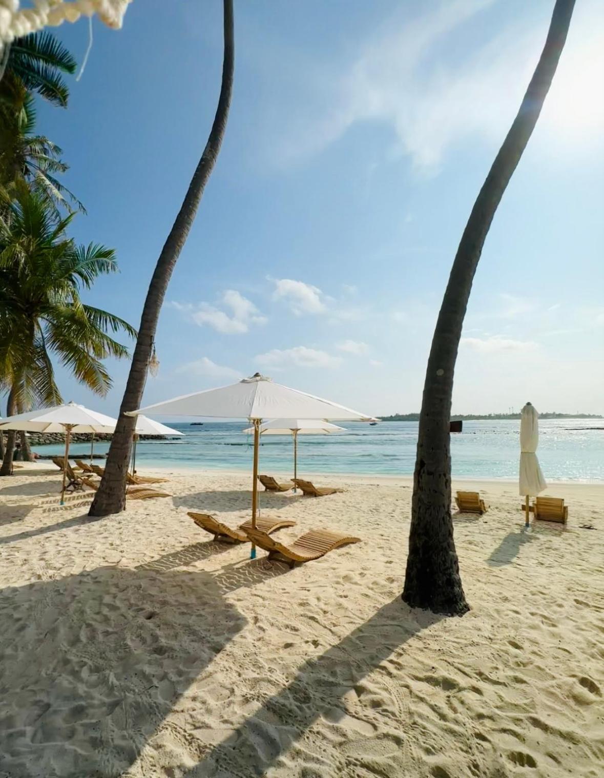 Met House Hotel Thulusdhoo Exterior photo