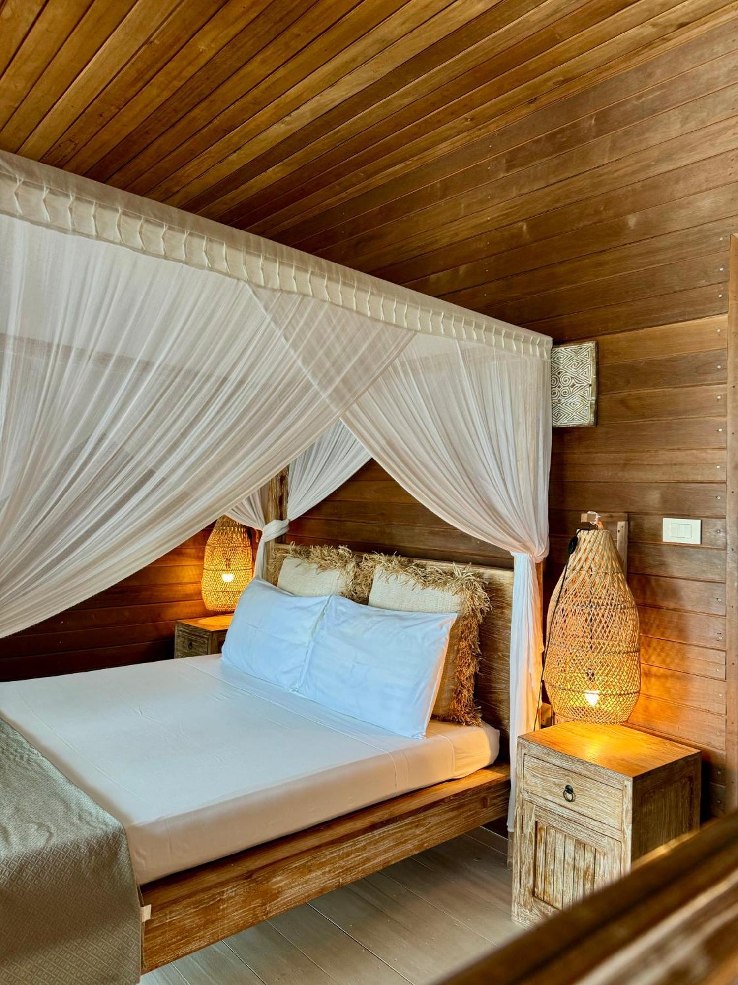 Met House Hotel Thulusdhoo Exterior photo
